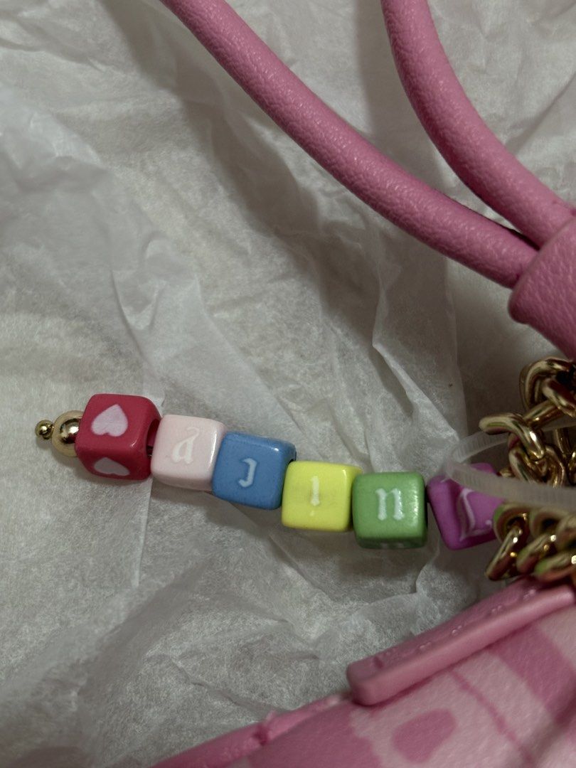 Juicy Couture Pink Wallet (Category: Purses & Pouches) located in Mandaluyong City. Submitted by sckyomiii (Listing ID 1469588733, Image 3). Description: .