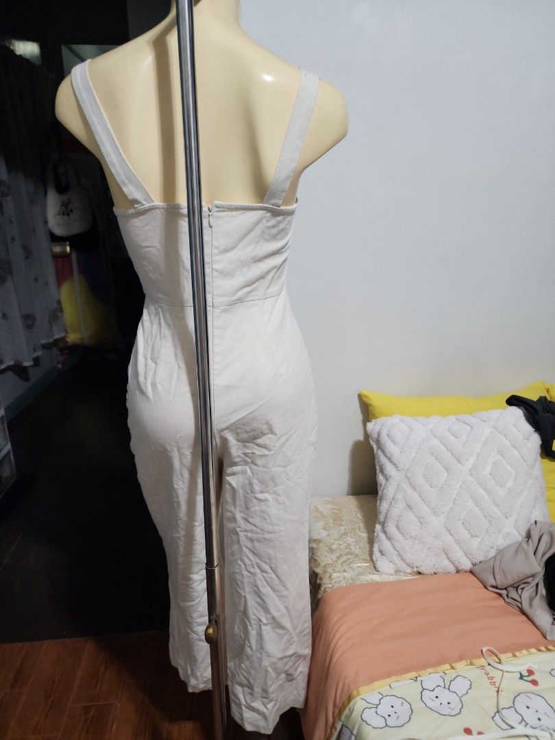 Jumpsuit (Category: Jumpsuits) located in Caloocan City. Submitted by jinkhie (Listing ID 1469701353, Image 3). Description: Brand;sky & sparrow small on tag good as new zipper closure.