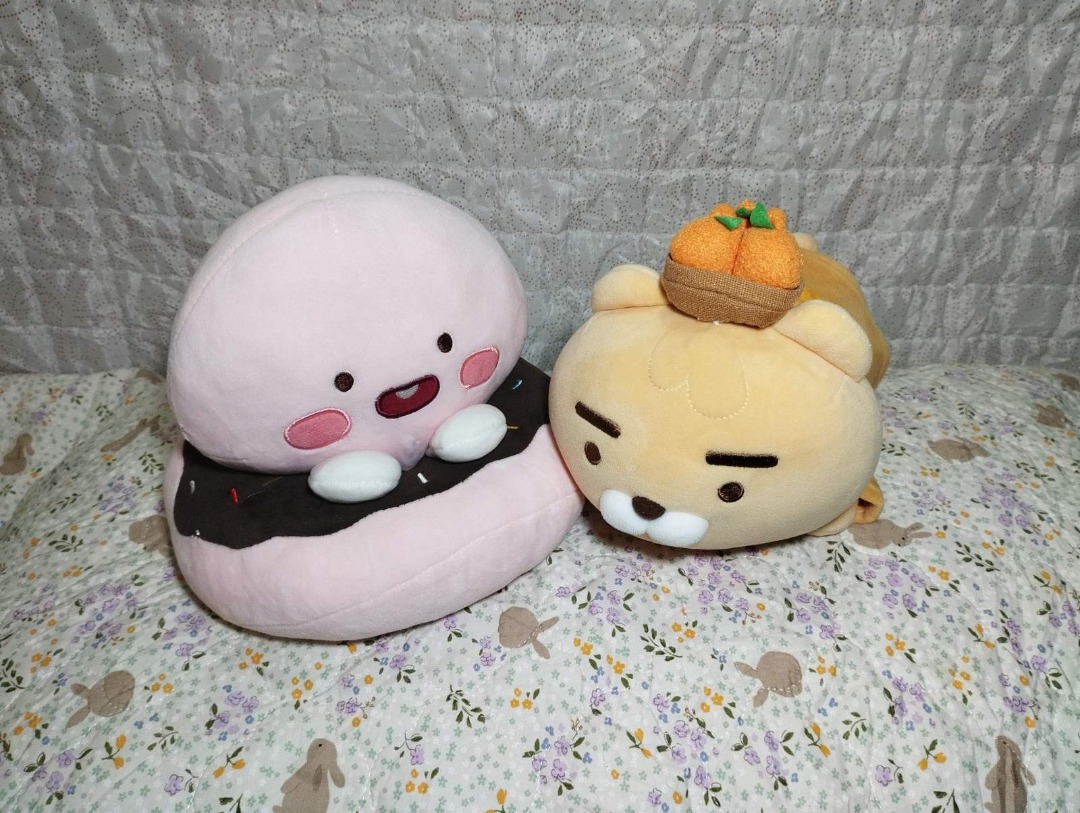 Kakao Friends Set (Ryan and Apeach Plush Toy), Toys & Collectibles ...