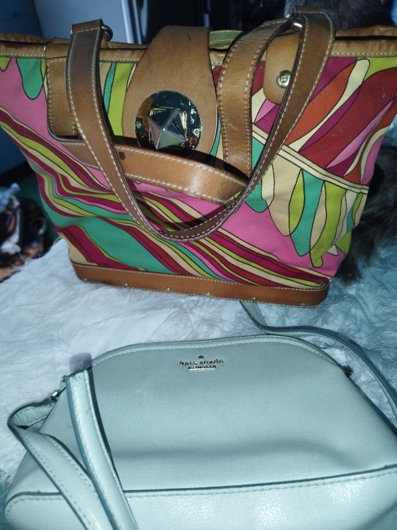 Kate Spade Colorful Pattern Tote Bag (Category: Tote Bags) located in Rizal. Submitted by purplemon117.8 (Listing ID 1469585152, Image 2). Description: niceeeeeee3eeenihpa 📌vibrant pa kulay may maLiit lng paranG coLoR tRans,pero di hlata 📌unEven skin tone ng leatheR esp sa lipS 📌lam mo na gamit,need wash cGuRo📌soLid pa un Wood nya.