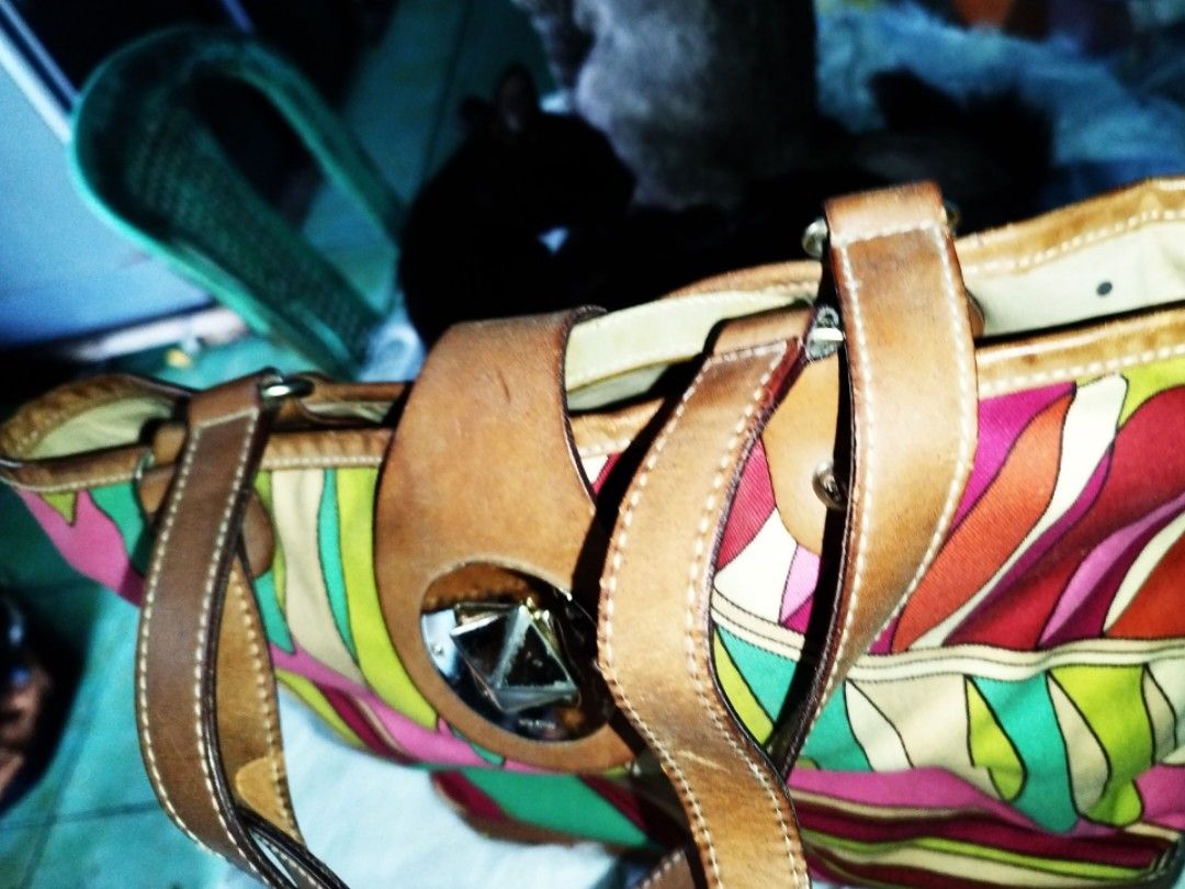 Kate Spade Colorful Pattern Tote Bag (Category: Tote Bags) located in Rizal. Submitted by purplemon117.8 (Listing ID 1469585152, Image 3). Description: niceeeeeee3eeenihpa 📌vibrant pa kulay may maLiit lng paranG coLoR tRans,pero di hlata 📌unEven skin tone ng leatheR esp sa lipS 📌lam mo na gamit,need wash cGuRo📌soLid pa un Wood nya.