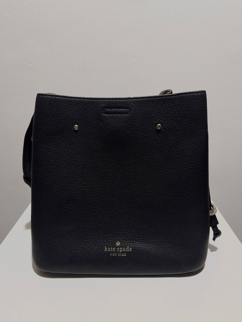 Kate Spade Marti Large Bucket Bag (Category: Purses & Pouches) located in Angeles City. Submitted by xiaobuy (Listing ID 1469744989, Image 2). Description: .