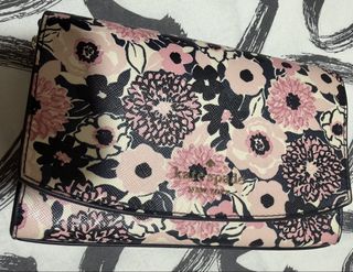 (Category: ) located in . Submitted by declutteryourcloset (Listing ID 1469724671, Image 1). Description: .