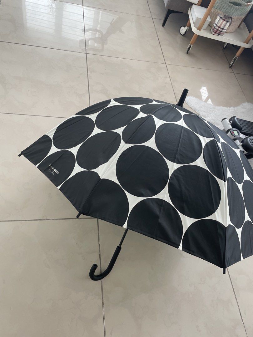 kate spade umbrella (Category: Luxury Accessories) located in Taguig. Submitted by leahmom (Listing ID 1469645722, Image 1). Description: brand new kate spade long umbrella.