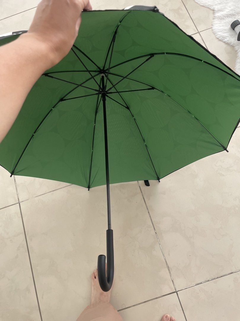 kate spade umbrella (Category: Luxury Accessories) located in Taguig. Submitted by leahmom (Listing ID 1469645722, Image 3). Description: brand new kate spade long umbrella.