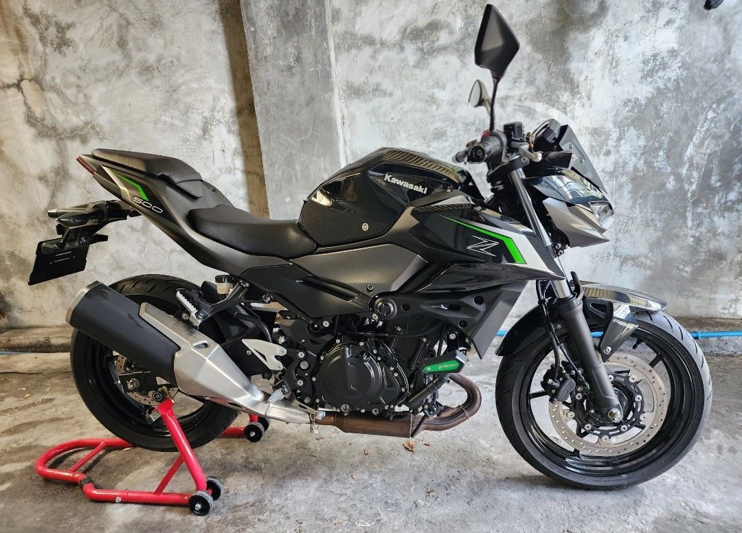 Kawasaki Z 500 Motorcycle (Category: Motorbikes for Sale) located in Quezon City. Submitted by mcons_cn9a (Listing ID 1469583356, Image 1). Description: Kawasaki Z500 2024 mdl 451cc bigbike odo 3500km complete papers OR CR under my name registered until 2028 complete 2 keys all stock no issues 230k negotiable rfs mas trip ko ang touring bike 0945 3000 528.