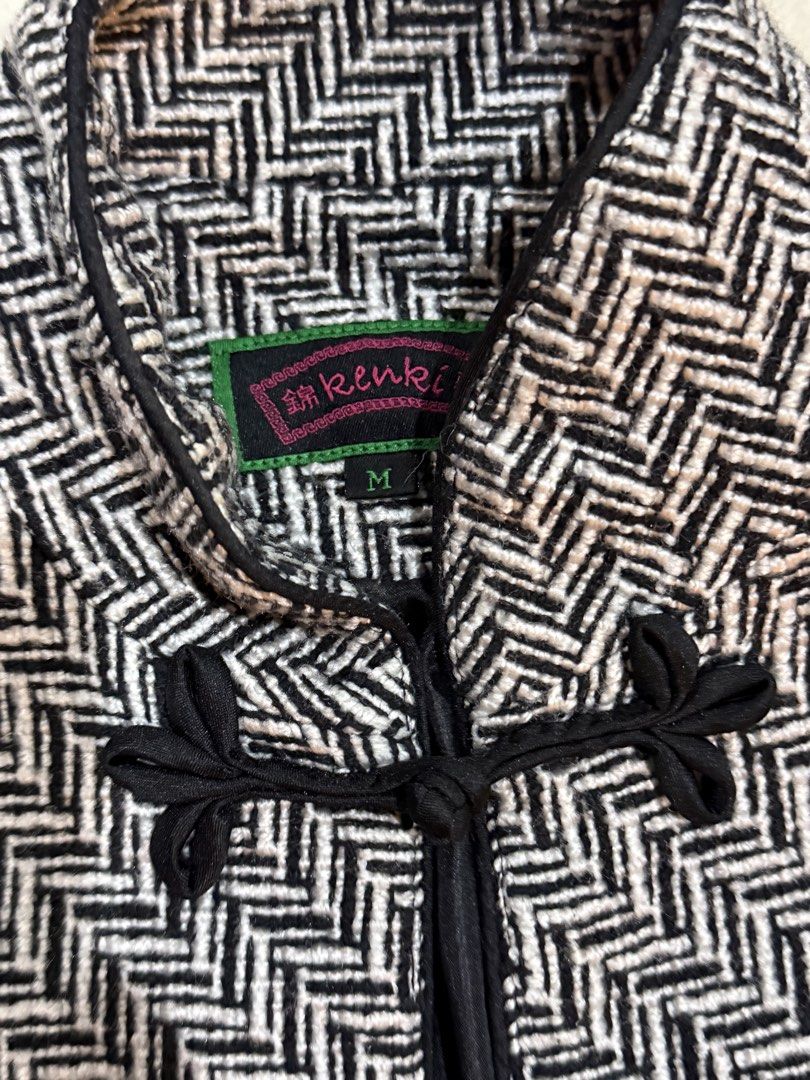 Kenki Black and White Herringbone Mandarin Collar Jacket Size M (Category: Coats, Jackets and Outerwear) located in Noveleta. Submitted by kix.declutters (Listing ID 1469676519, Image 3). Description: 🩰 Brand/Model: Kenki jacket 🩰 Pattern & Color: Black and white herringbone 🩰 Design: Mandarin collar with traditional frog closure knots and black piping trim 🩰 Lining: Fully lined with smooth black fabric 🩰 Size: Medium (M) mod: jnt mop: gcash