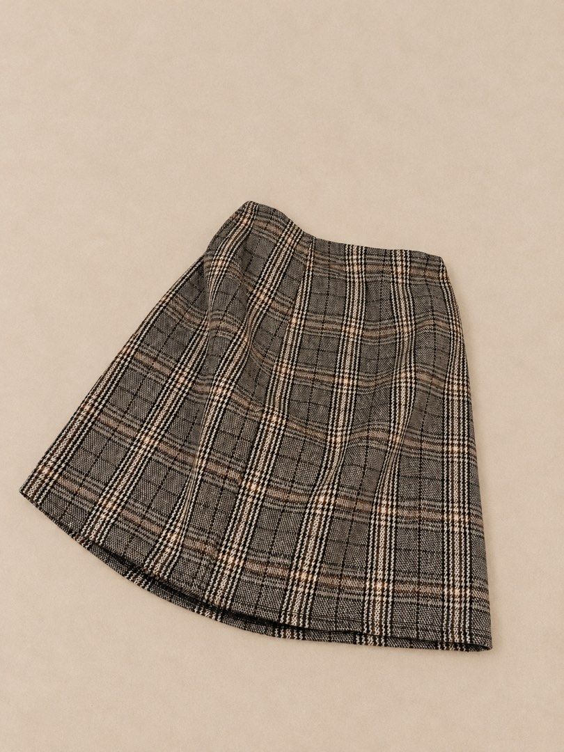 Kexinyi Skirt (Category: Skirts) located in Manila. Submitted by lexiandco.ph (Listing ID 1469587526, Image 1). Description: .