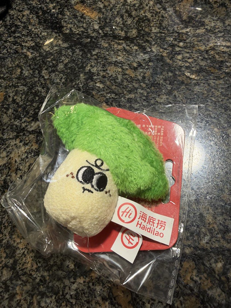 keychains (Category: Plushies & Soft Toys) located in Singapore. Submitted by abbylim_08 (Listing ID 1469725249, Image 6). Description: price negotiable, dm me for pricing! only meet-ups available.