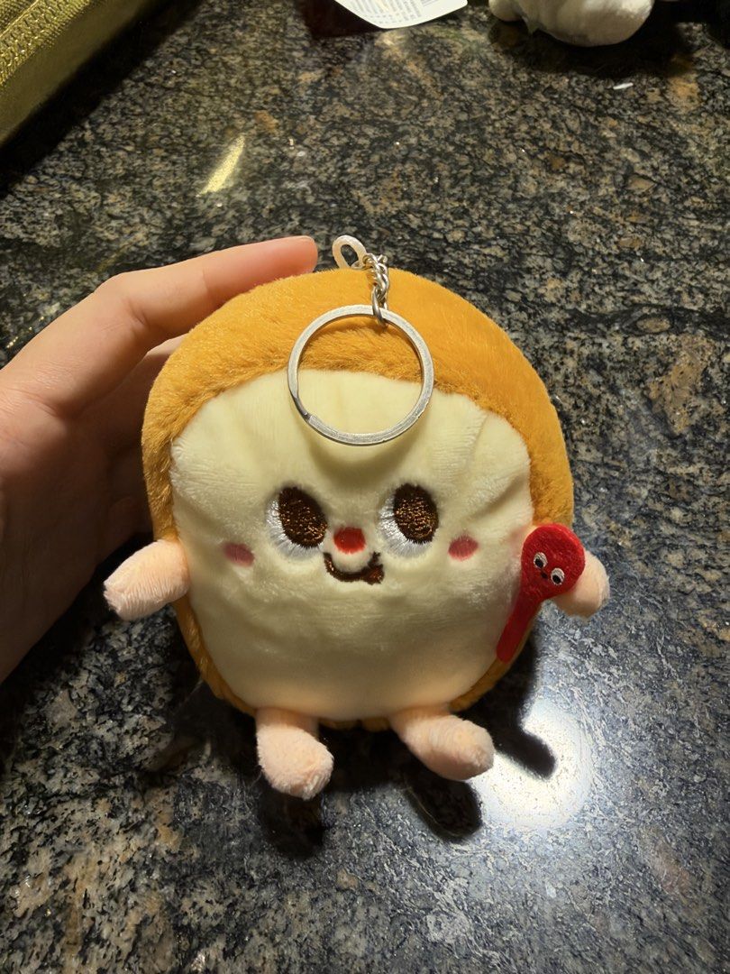 keychains (Category: Plushies & Soft Toys) located in Singapore. Submitted by abbylim_08 (Listing ID 1469725249, Image 8). Description: price negotiable, dm me for pricing! only meet-ups available.