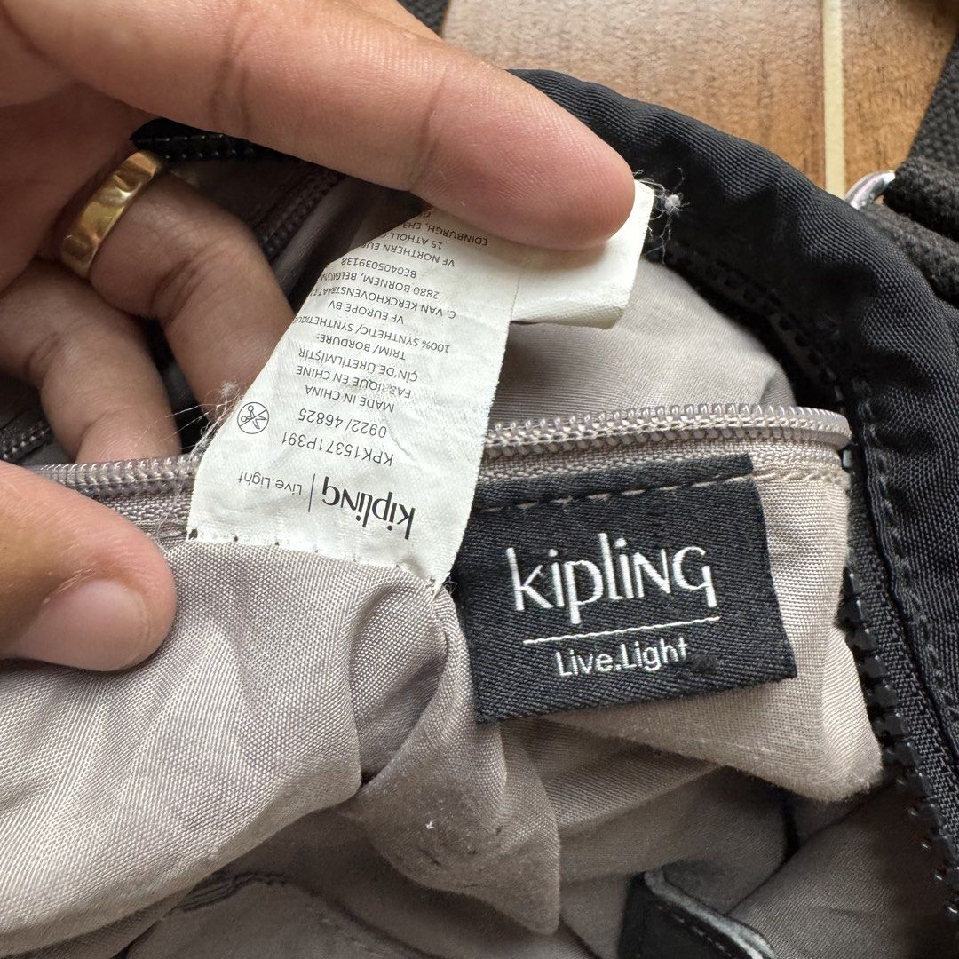 Kipling Two Way Bag (Category: Shoulder Bags) located in Davao. Submitted by cmbs141022 (Listing ID 1469709030, Image 3). Description: Authentic DM to purchase.