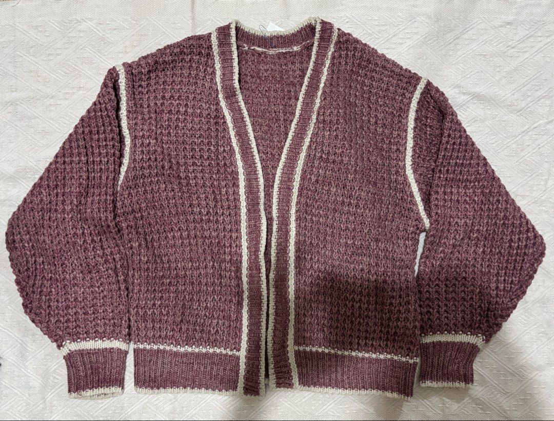Knitted Cardigan (Category: Coats, Jackets and Outerwear) located in Caloocan City. Submitted by chleeo.lscn (Listing ID 1469695696, Image 1). Description: w/ tag.