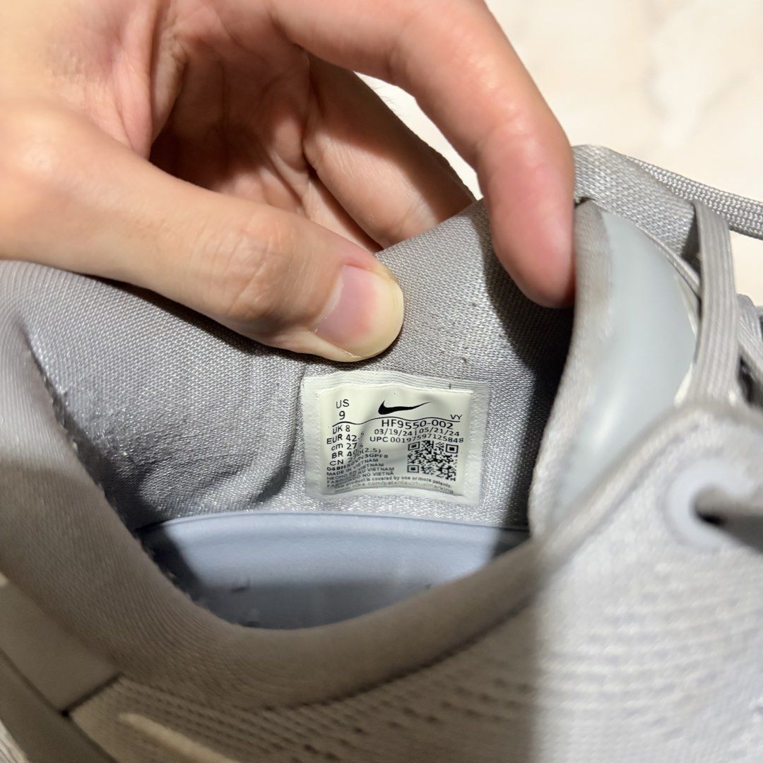 kobe 8 wolf grey size 9 (Category: Sneakers) located in San Pedro. Submitted by capt_africa (Listing ID 1469743340, Image 3). Description: kobe 8 wolf grey size 9 used few times authentic pair only 5595 san pedro laguna.