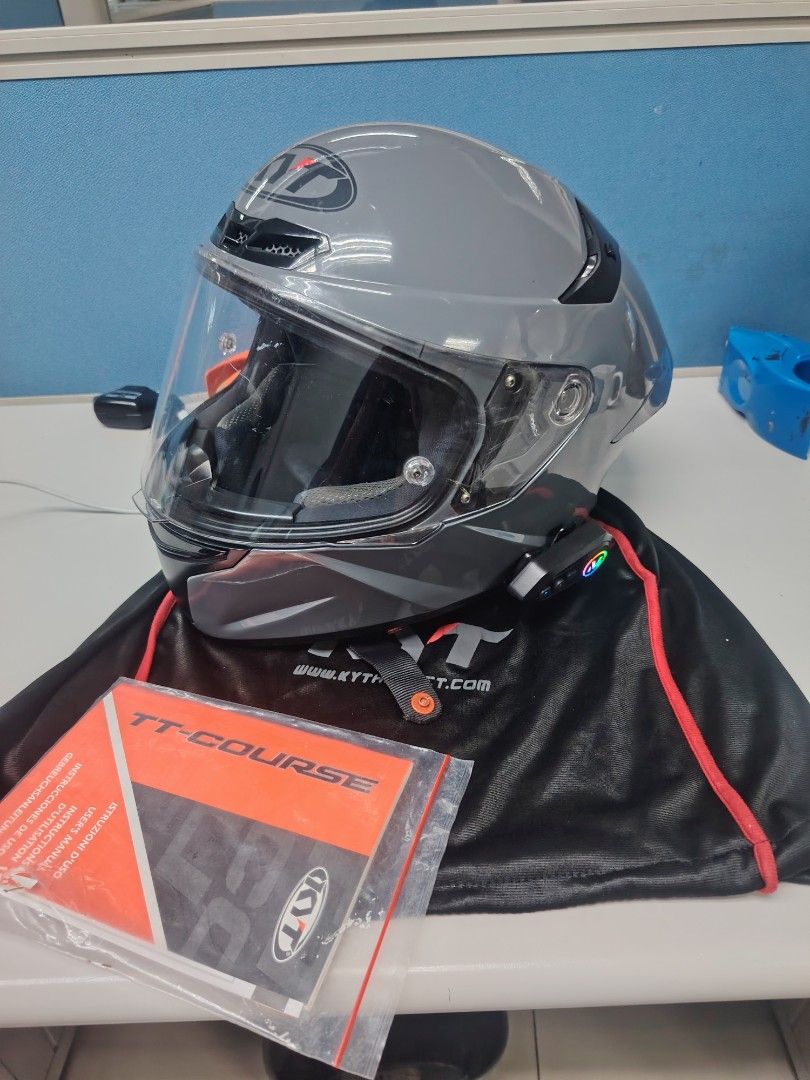 KYT TT-Course Motorcycle Helmet Grey (Category: Bicycles) located in San Mateo. Submitted by sunday060390 (Listing ID 1469590759, Image 1). Description: Selling KYT TTC GLOSSY GRAY XL size gagamitin nyo nlng makinis pa shell Php 2000 nlng San mateo rizal pick up.