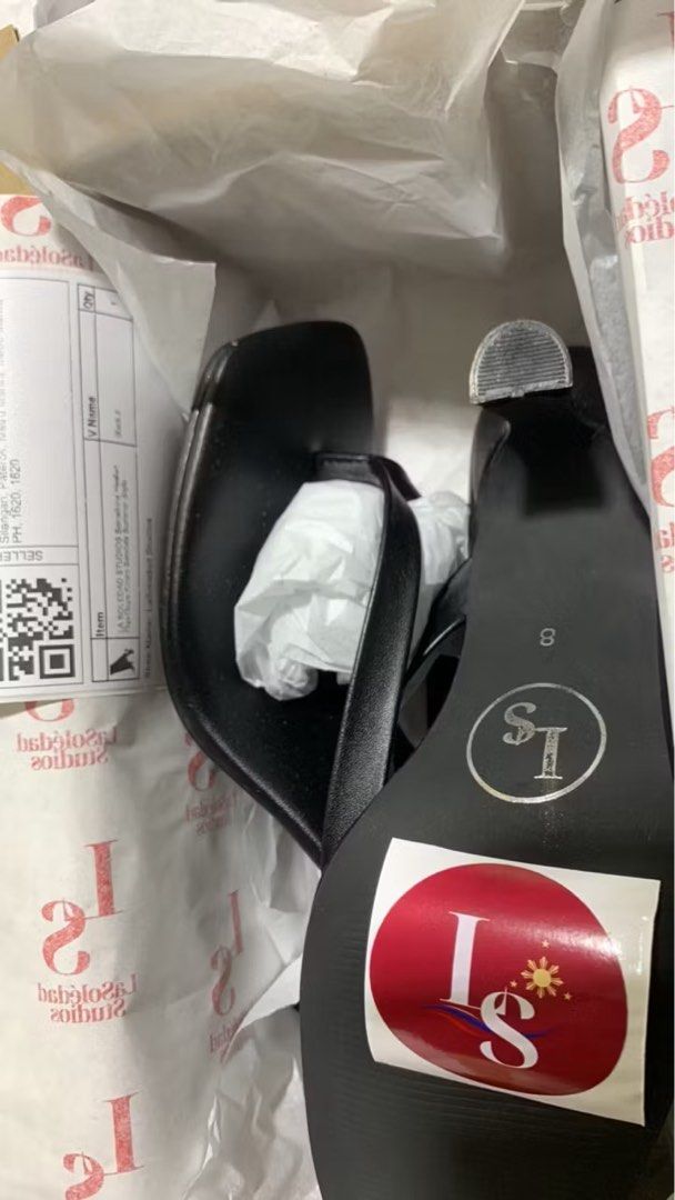 La Soledad Studios Black Kitten Heels (Category: Heels) located in Antipolo. Submitted by magnoliaxx (Listing ID 1469608652, Image 2). Description: NEGOTIABLE FOR SURE BUYERS Size: 8 Bought for 1k W/ Original branded box, wrapping paper Excellent condition, but were only used 3x Rfs: need funds 🥹 Lalamove only.
