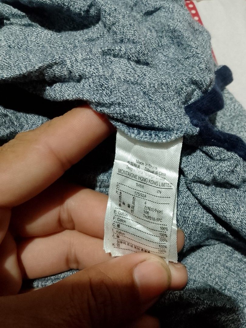 Lacoste sweat shirt (Category: Luxury Apparel) located in Iloilo. Submitted by janillthrifted (Listing ID 1469697212, Image 3). Description: .