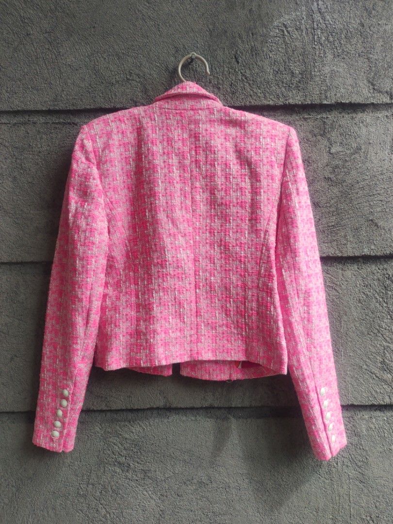 L'AGENCE (Category: Coats, Jackets and Outerwear) located in Legazpi City. Submitted by jaycie.thrift23 (Listing ID 1469632918, Image 3). Description: L'AGENCE excellent to as new condition size 4 on tag 18W 20L.