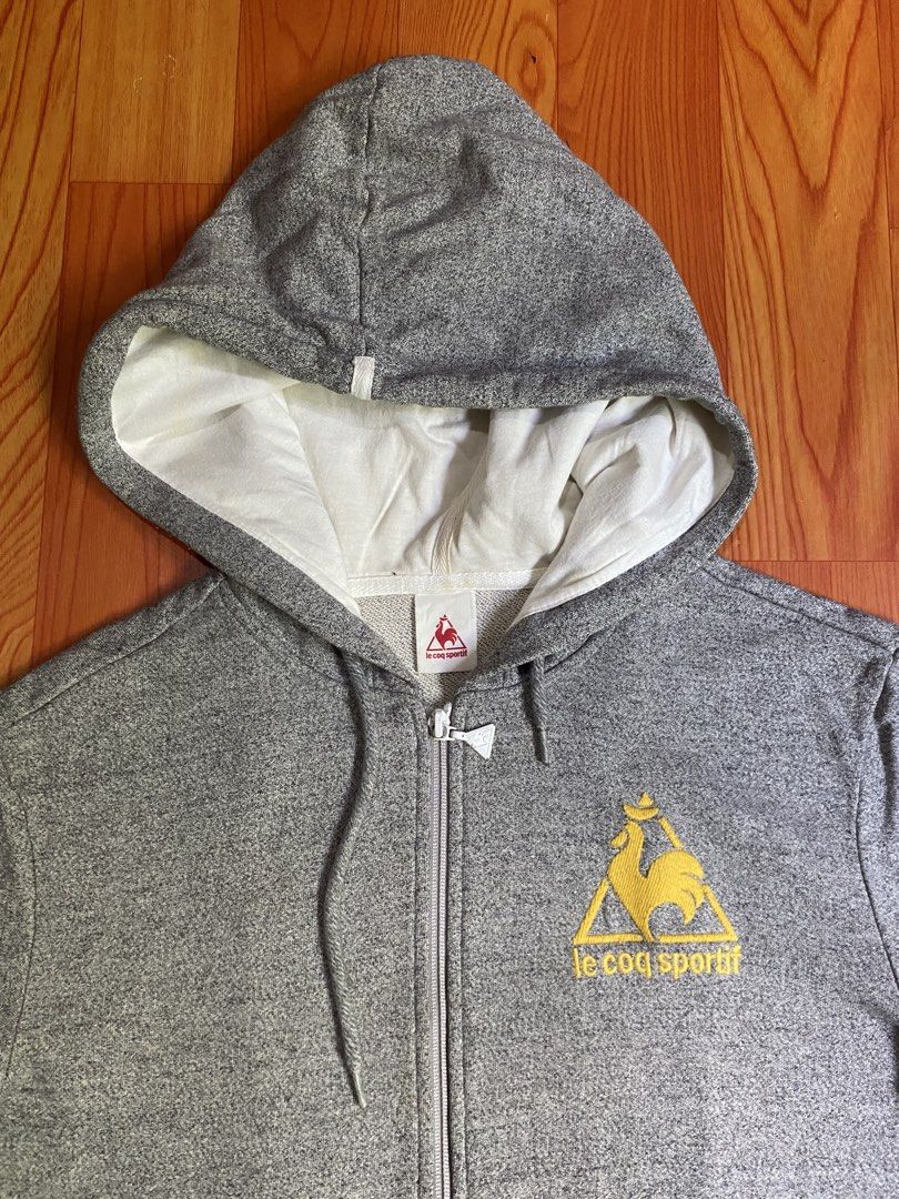 Le coq sportif (Category: Hoodies) located in Cebu City. Submitted by jerianix (Listing ID 1469688885, Image 3). Description: Le coq sportif Size small W20 L26 Excellent condition No issue .