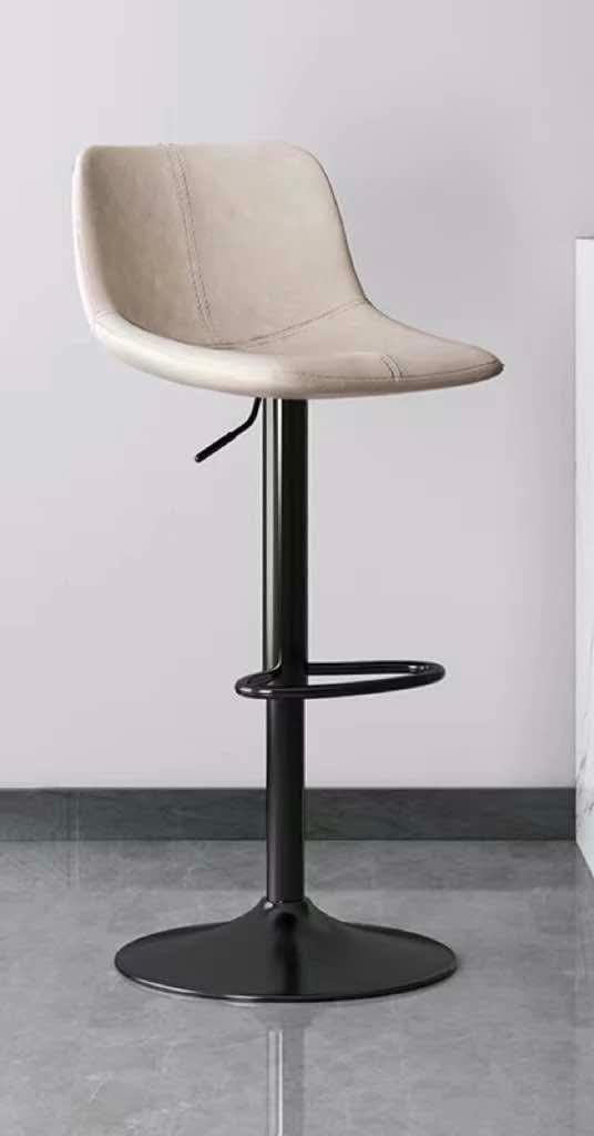 Leather Bar Stool High Chair (Category: Chairs) located in Valenzuela. Submitted by jhagonzales (Listing ID 1469673120, Image 1). Description: .