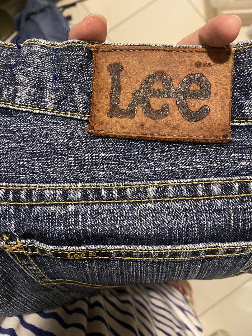 Lee low waist bootcut style jeans (Category: Jeans) located in Quezon City. Submitted by peachyps (Listing ID 1469629178, Image 2). Description: - Very Hq! - Fits Xs-S frames Hip: 27-28 Length: 35 - best fit for short girlies - 90s vintage style.