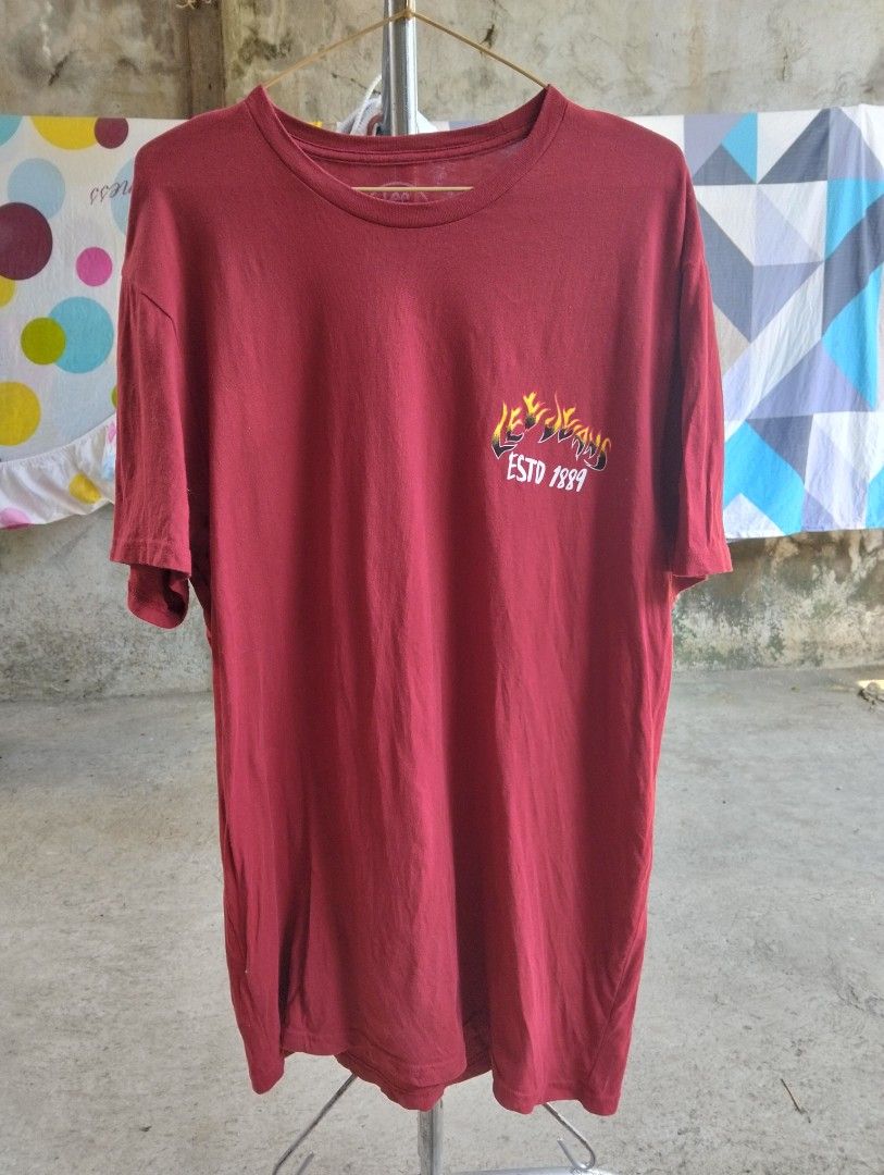 Lee Tshirt (Category: Tshirts & Polo Shirts ) located in Malolos. Submitted by rthrift2026 (Listing ID 1469626342, Image 1). Description: Dimes: 21 1/2 x 31 1/2.