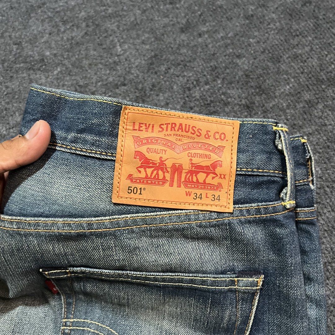 Levis 501 (Category: Jeans) located in Coron. Submitted by tr1p2thr1ft (Listing ID 1469720071, Image 2). Description: No issue As new condi .