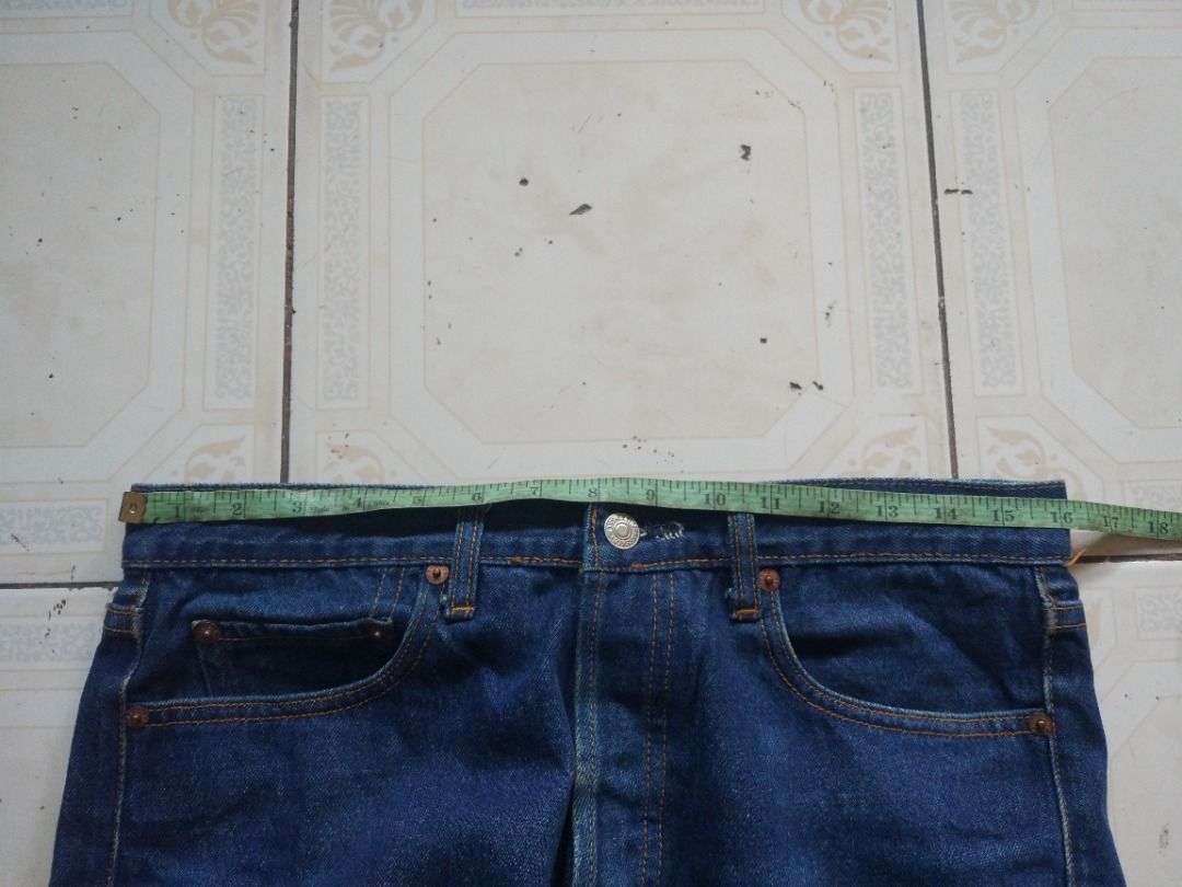 Levis 501XX Jean 32 actual OFF (Category: Jeans) located in Pasay City. Submitted by denimdude.ph (Listing ID 1469653085, Image 3). Description: O-F-F or F-A-K-E based on care tag and leather patch.