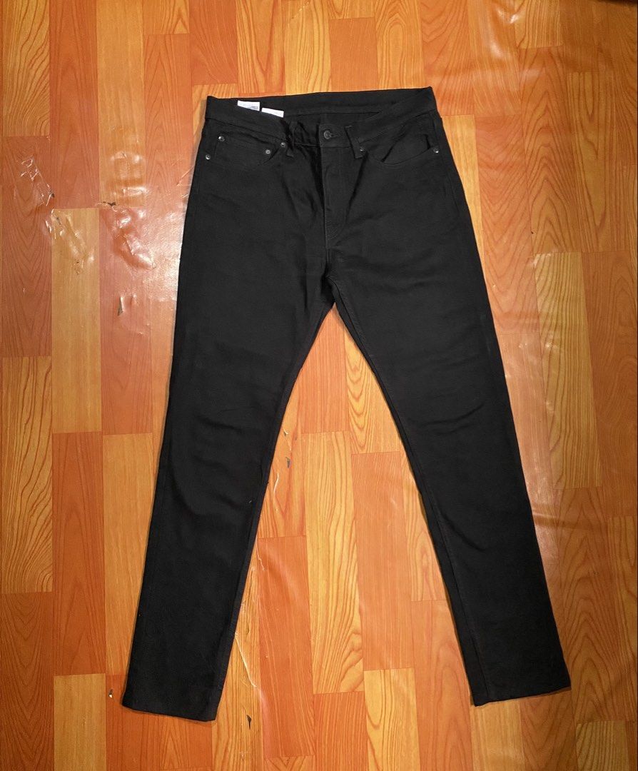 Levis 511 black jeans (Category: Jeans) located in Cebu City. Submitted by jerianix (Listing ID 1469706780, Image 3). Description: Levis 511 black jeans Stretchable Size 34 Length 42 Excellent condition No issues .