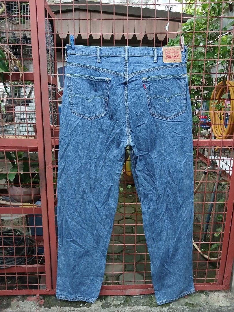 LEVIS 560 SIZE 40 (Category: Jeans) located in Paranaque City. Submitted by dennis_580 (Listing ID 1469625873, Image 1). Description: levis 560 denim pants excellent no issue size 40 to 41 800+SF PM PO.