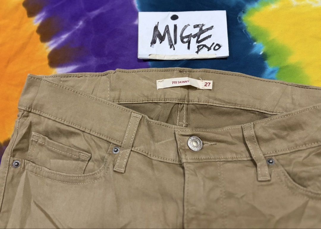 Levi’s 711 Skinny (Category: Jeans) located in Davao. Submitted by juanmigzdvo (Listing ID 1469683153, Image 3). Description: Levi’s 711 Skinny Jeans Good as New ✅ size: 27 W x 30 L (Patch) Tape Measurement: Waistline: 28-29 W *sagad 30W* Outseam: 38.5 L Inseam: 30 L Hem Leg Opening: 5 inch Width Php 700.00 PM for more Inquiry 😁….
