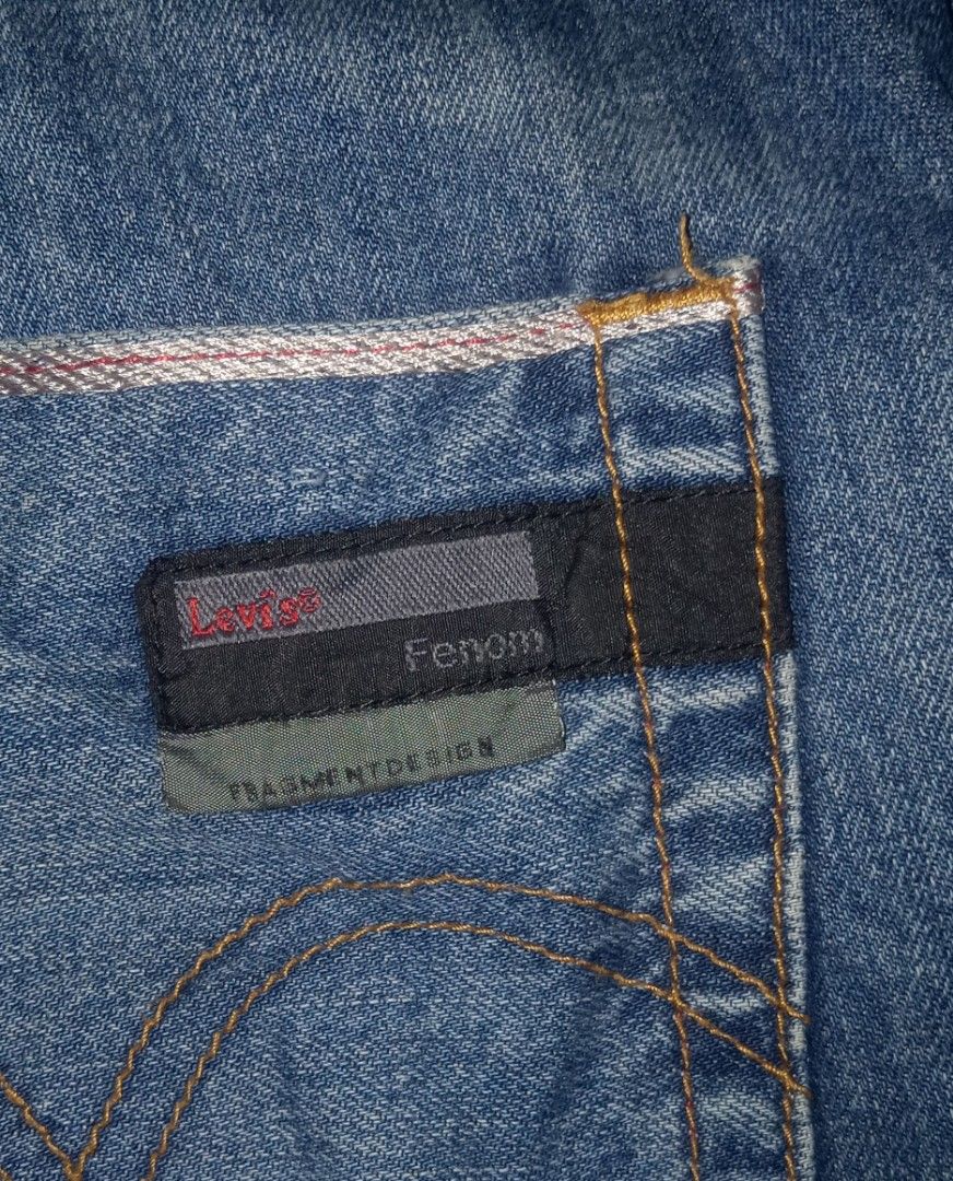 LEVI'S FENOM (Category: Clothes Drying Rack) located in Guihulngan. Submitted by thrift_ni_miel (Listing ID 1469579884, Image 2). Description: .