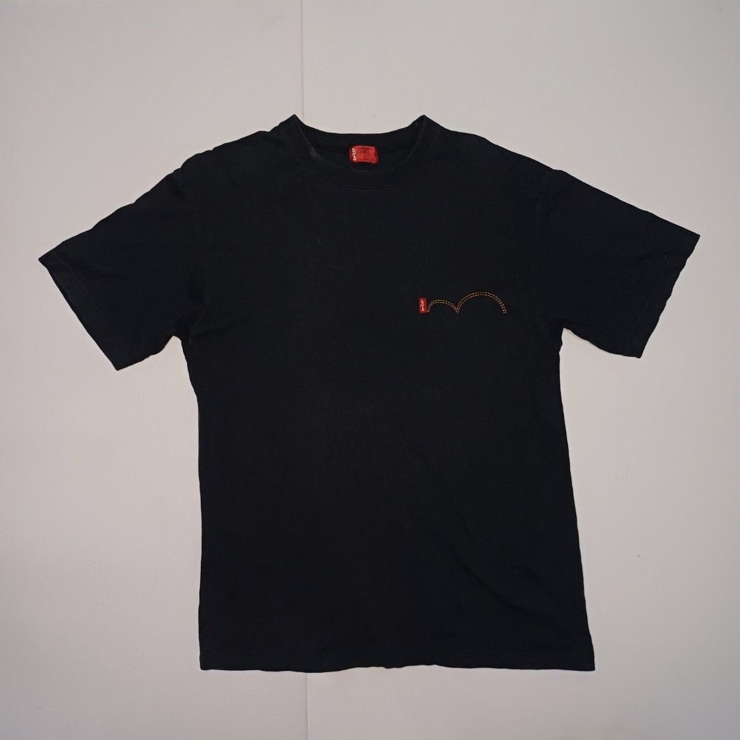 Levi's Red Tab Black T-Shirt (Category: Tshirts & Polo Shirts ) located in Pasig City. Submitted by padillaaub64242 (Listing ID 1469654116, Image 1). Description: - Brand: Levi's Red Tab - Color: Classic Black - Size: Large on Tag - 20×28 Inches.