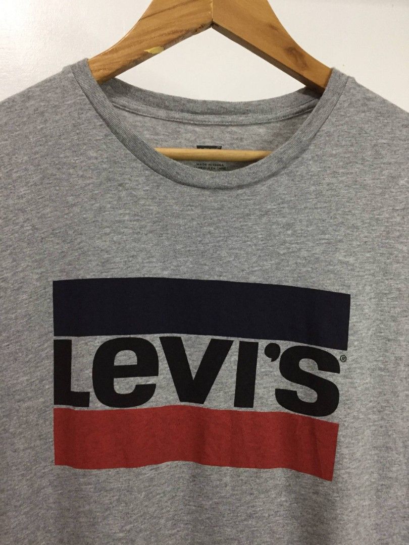 Levi's Shirt (Category: Tshirts & Polo Shirts ) located in Balayan. Submitted by _wethrift (Listing ID 1469615271, Image 2). Description: Levi's - size M - dimension 20 x 28 - excellent condition - color rate 9/10 - no issue MINE - 🏷️ +shipping fee 📍 BALAYAN, BATANGAS.