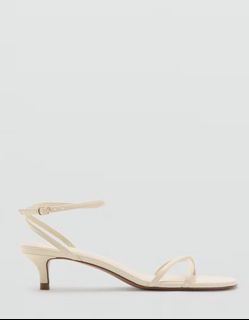 (Category: ) located in . Submitted by elle_declutter (Listing ID 1469681071, Image 1). Description: .