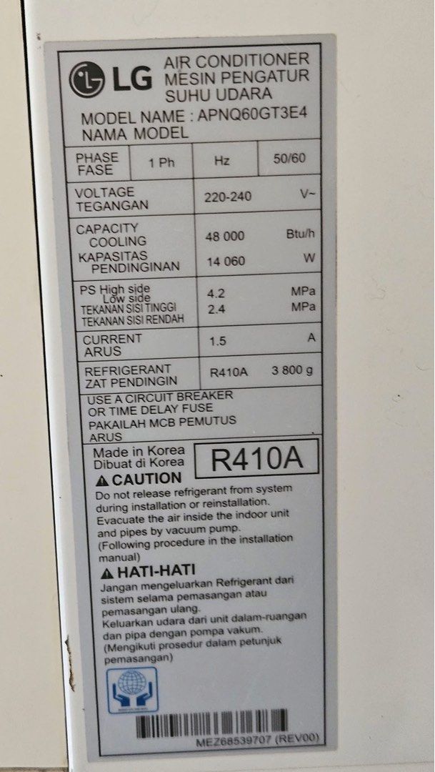 LG floor mounted aircon (Category: Air Conditioning and Heating) located in Manila. Submitted by ivyfv04 (Listing ID 1469703422, Image 2). Description: LG floor mounter aircon 6 hp Inverter.