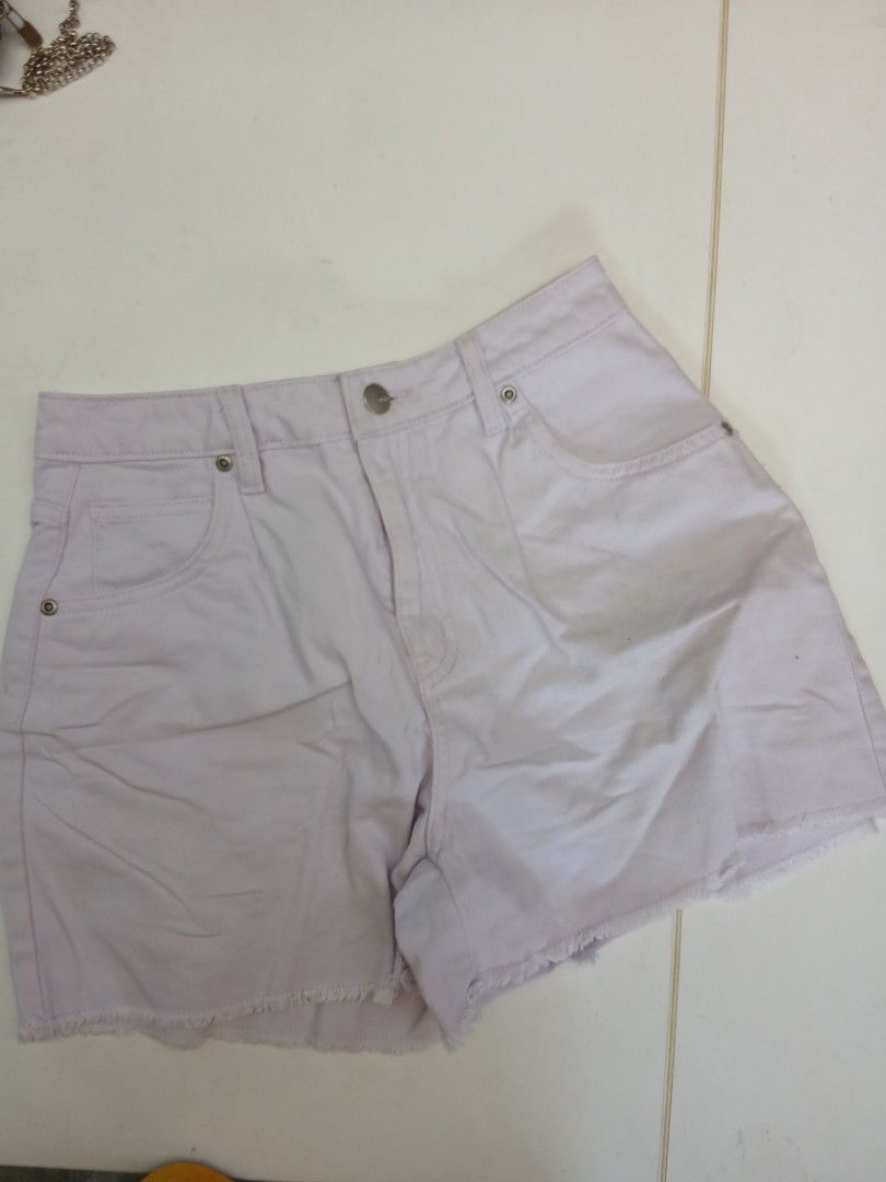 Light Purple Denim Shorts Raw Hem (Category: Shorts) located in Cainta. Submitted by chickennuggirl (Listing ID 1469580277, Image 1). Description: - Color: Pastel lilac / soft purple - Style: Mid-rise denim shorts with raw frayed hems - Details: Classic five-pocket design, silver metal button closure, and rivets - Features: Includes belt loops, great for warm weather outfits - Mode of Payment: GCash.