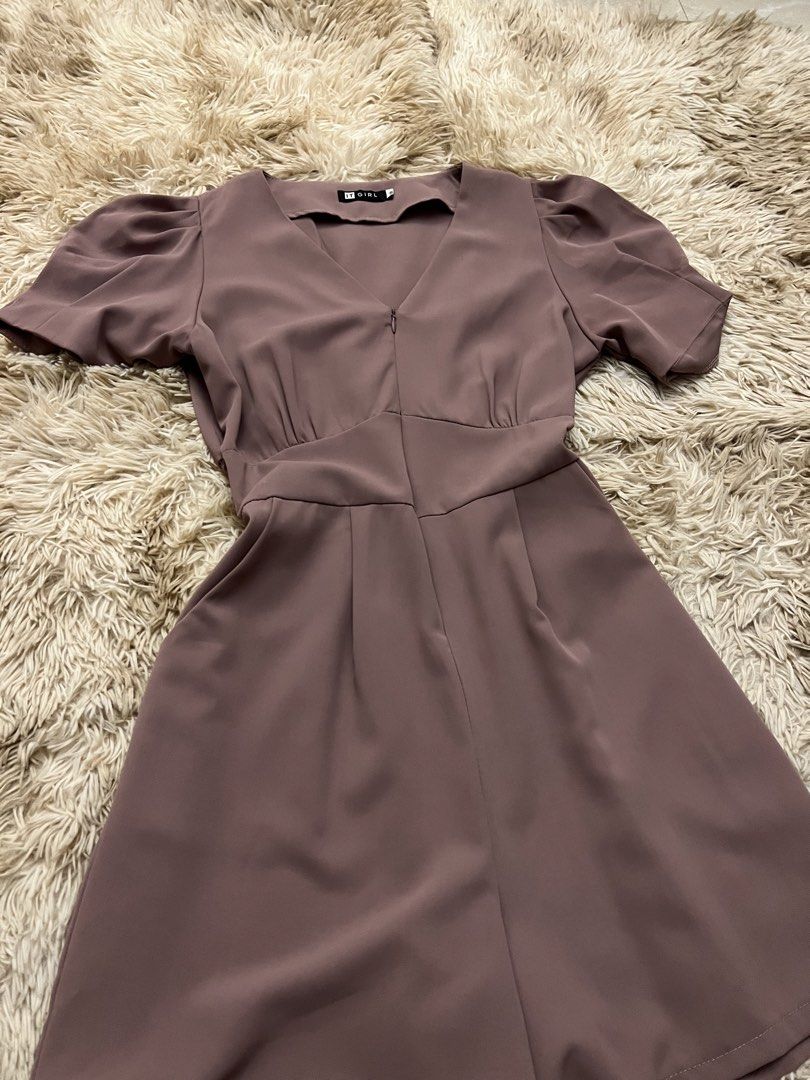 Lilac Puff Sleeve V-Neck Romper (Category: Rompers) located in Manila. Submitted by edrrye (Listing ID 1469697416, Image 2). Description: - Size: S (tag on collar) - Color: Lilac -Worn only once -Very good condition -Thick fabric .