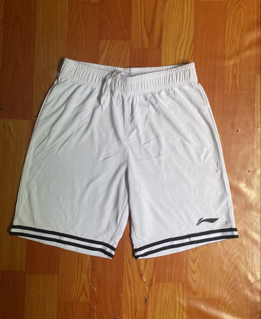 Lining short (Category: Activewear) located in Cebu City. Submitted by jerianix (Listing ID 1469685206, Image 1). Description: Lining short Size Large W32-34 L19 Excellent condition No issues .