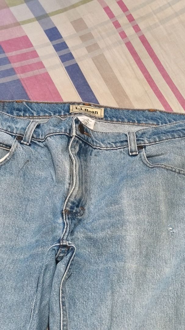 L.L. Bean Light Blue Denim Jeans (Category: Jeans) located in Davao. Submitted by thethriftproject082 (Listing ID 1469748580, Image 3). Description: LL BEAN Light Wash Denim 📍𝐌𝐈𝐍𝐄: 550 📍𝐒𝐈𝐙𝐄 𝐎𝐍 𝐓𝐀𝐆: 36 📍𝐃𝐈𝐌𝐄𝐒: 36 x 40.