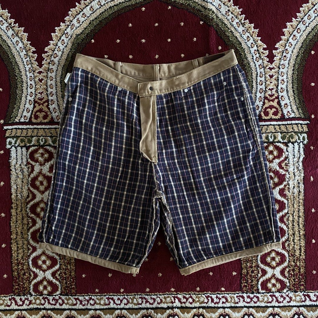 L.L. Bean Relaxed Fit Tan Shorts (Category: Shorts) located in Angeles City. Submitted by najibfinds (Listing ID 1469670820, Image 1). Description: Size 36 750 OBO.