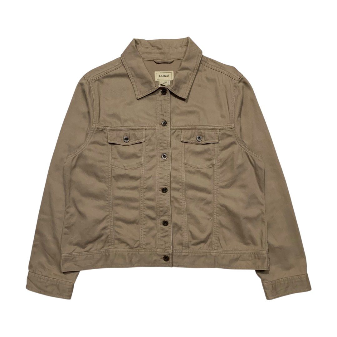 LLbean Buttondown Trucker Jacket (Category: Coats, Jackets and Outerwear) located in Baguio. Submitted by thesecretshop_ph (Listing ID 1469666877, Image 1). Description: Size: Large Lenght: 23” Width: 21” Issue: -.
