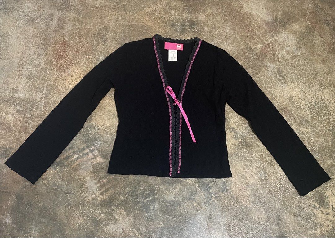LM Lulu paris cardigan (Category: Others Tops) located in Davao. Submitted by mj_designervintagecurator (Listing ID 1469718116, Image 3). Description: 📌in good condition signs of used but not abused 📌best fit small to semi med 📌shoulder 15- bust 38- armpit 14- length 20 inches.