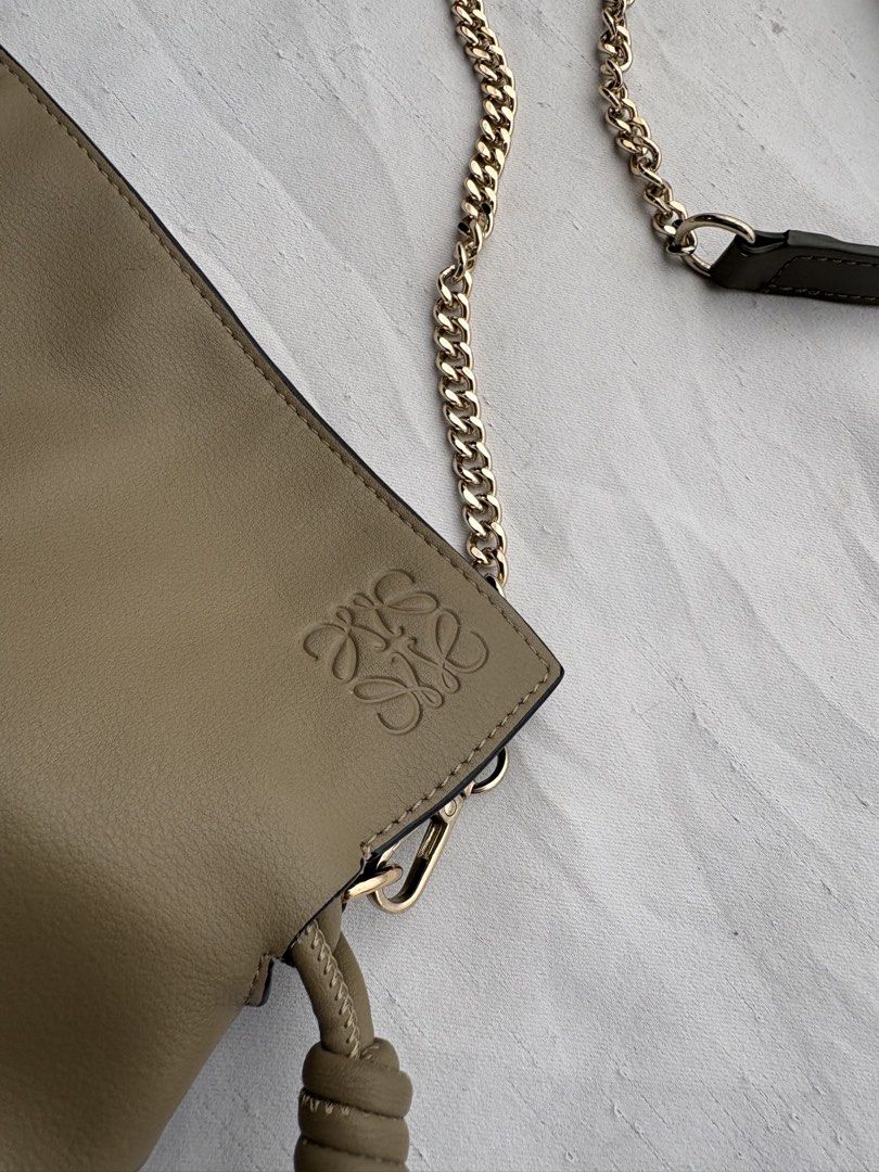 Loewe Flamenco (Category: Luxury Bags & Wallets) located in Baguio. Submitted by thriftedbaguio (Listing ID 1469658469, Image 2). Description: Very Good Condition With sign of use.