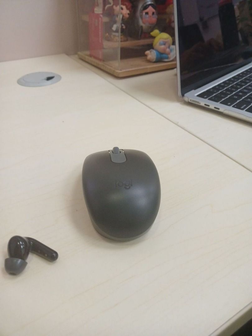 Logitech Pebble M350 Wireless Mouse (Category: Mouse & Mousepads) located in Taguig. Submitted by joshuaseziba (Listing ID 1469694136, Image 2). Description: Logitech Pebble M350 Wireless Mouse in dark gray. • Dark gray color with a smooth, matte finish • Compact and portable design, ideal for travel • Very clean condition, no visible scratches or wear • Quiet clicks and scrolls for a distraction-free experience • Perfect for everyday use with la