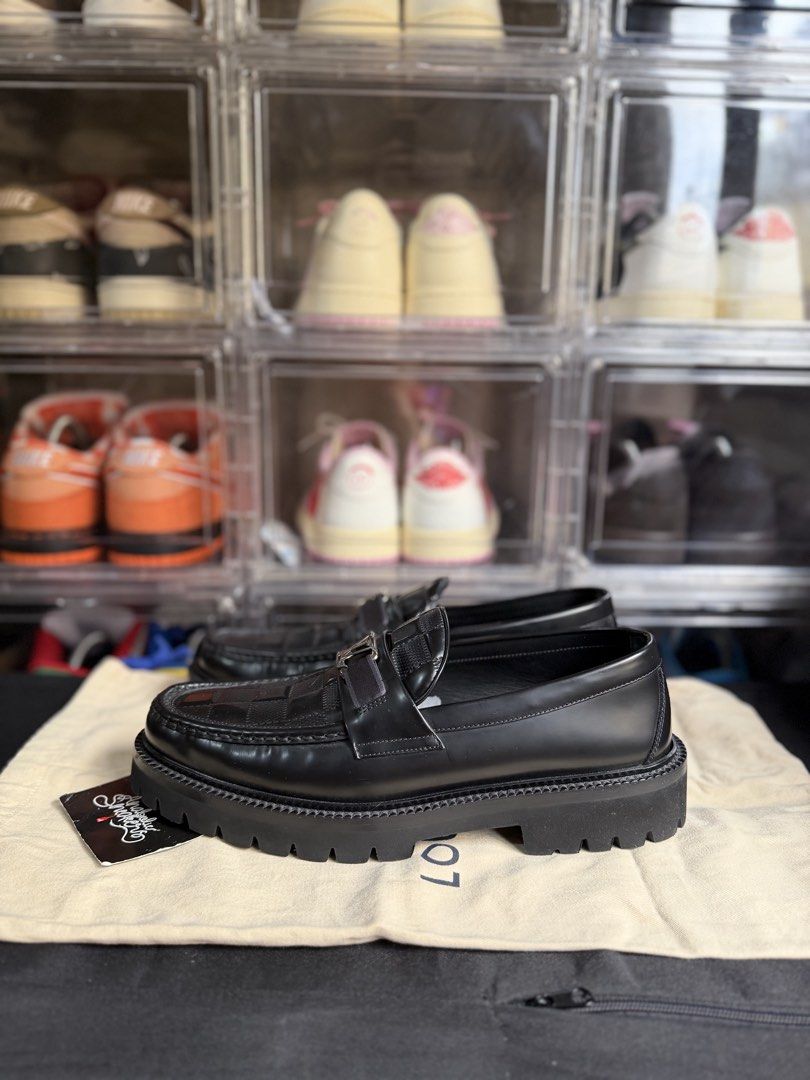 Loius Vuitton Major Loafer (Category: Sneakers) located in Taguig. Submitted by iyanteranyax (Listing ID 1469720541, Image 1). Description: Louis Vuitton Major Loafers Size 8.5 (fits 10-10.5 Fitted 27k (Srp 60k+) 📍taguig.