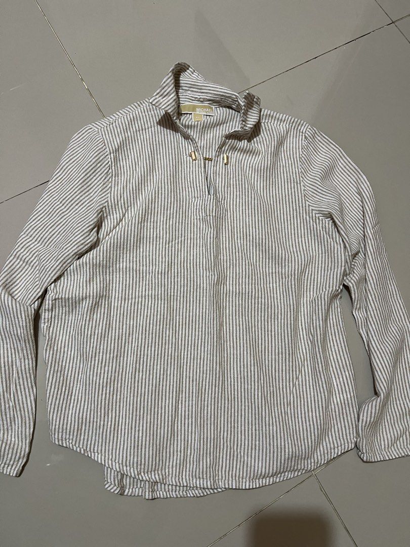 Long sleeve (Category: Longsleeves) located in Paranaque City. Submitted by farrahelie (Listing ID 1469715873, Image 2). Description: .