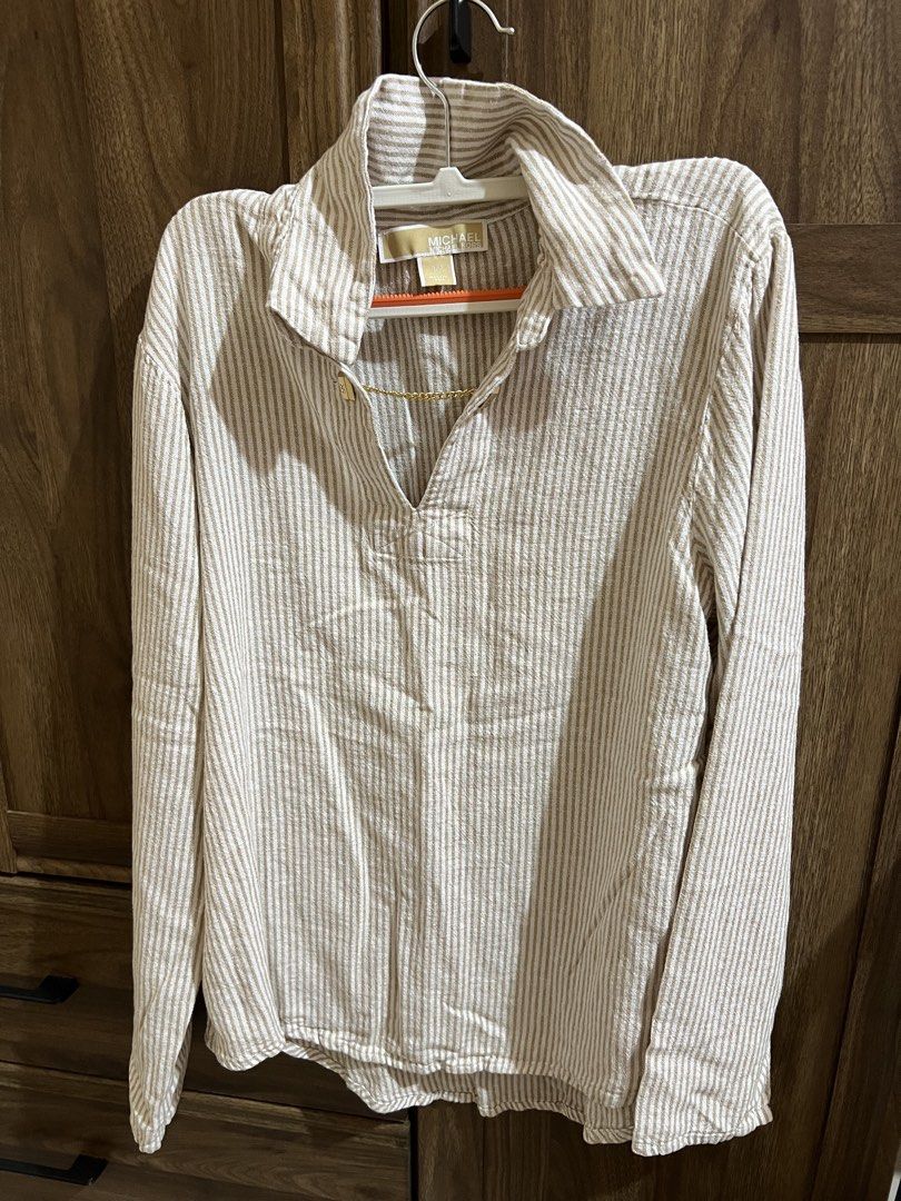 Long sleeve (Category: Longsleeves) located in Paranaque City. Submitted by farrahelie (Listing ID 1469715873, Image 1). Description: .