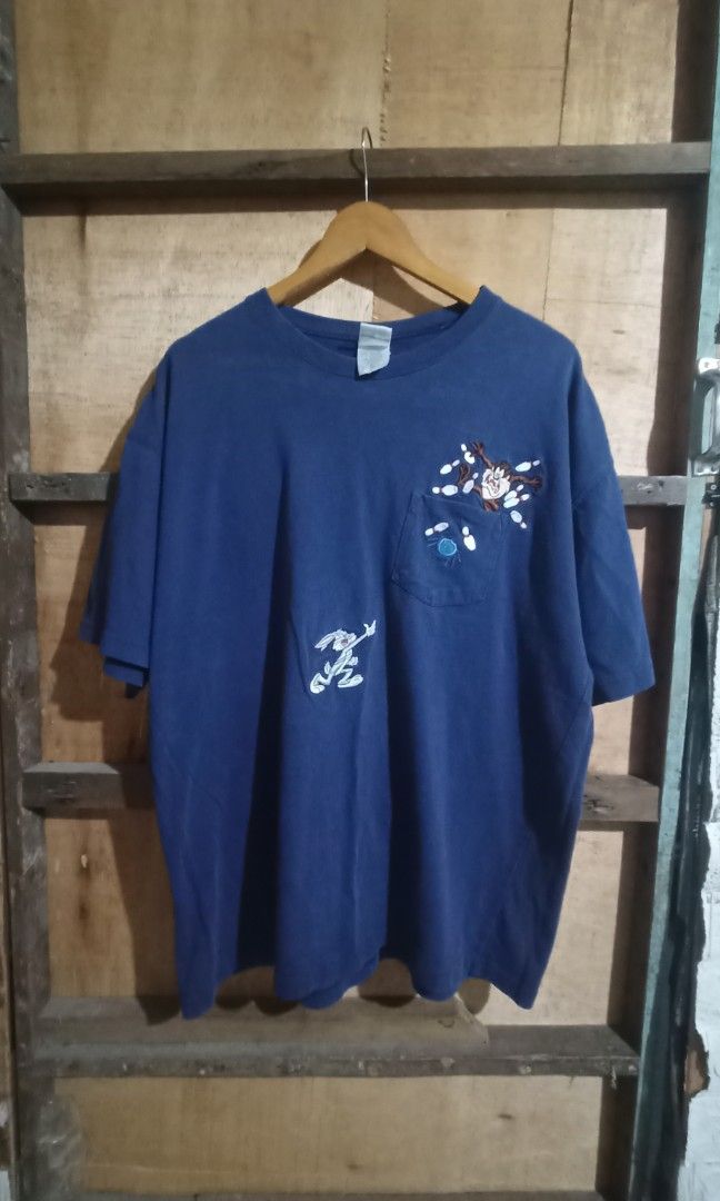LOONEY TUNES (Category: Tshirts & Polo Shirts ) located in Rizal. Submitted by daangbakalthrift. (Listing ID 1469674438, Image 1). Description: Warner bros y2k looney tunes bowling (pocket tee) size xl on tag dimes 23x29 condition excellent condition excellent no issues mine 550 shipped location Rodriguez rizal courier jnt express pm for more details thanks 🙏🏻.