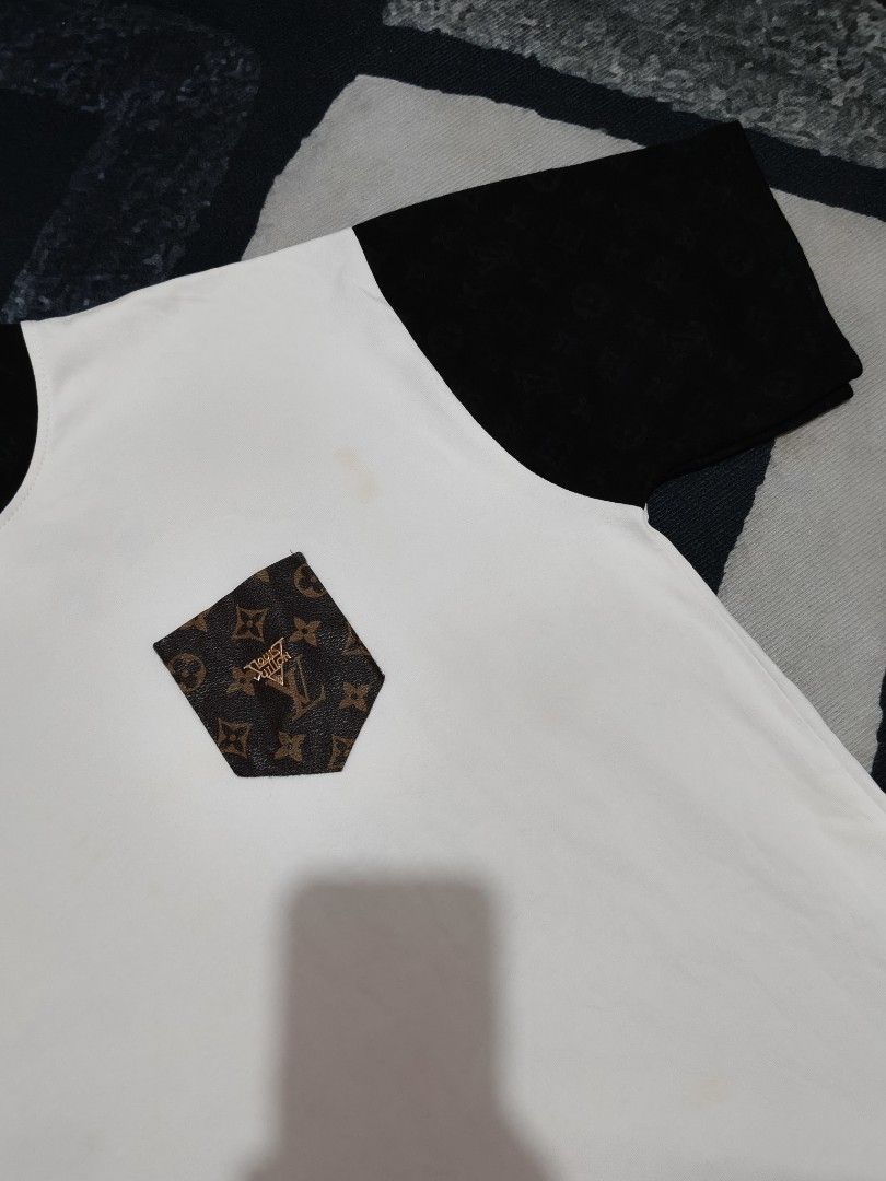 Louis Vuittion Monogram Leather Pocket Tee (Category: Tshirts & Polo Shirts ) located in Andop. Submitted by kyutoryuu (Listing ID 1469582024, Image 3). Description: LV Monogram Leather Pocket Tee •Dimes: 22.5x27 •Condition: Excellent •CR: 9.5/10 •Issue: need rewash.