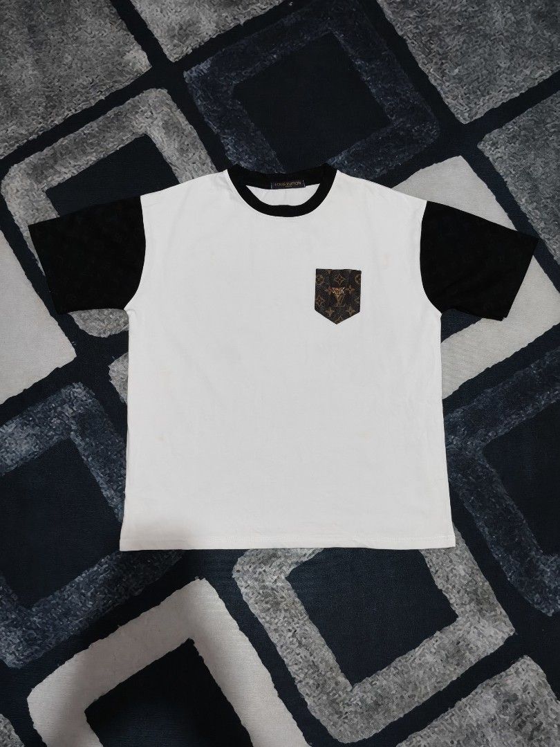 Louis Vuittion Monogram Leather Pocket Tee (Category: Tshirts & Polo Shirts ) located in Andop. Submitted by kyutoryuu (Listing ID 1469582024, Image 1). Description: LV Monogram Leather Pocket Tee •Dimes: 22.5x27 •Condition: Excellent •CR: 9.5/10 •Issue: need rewash.